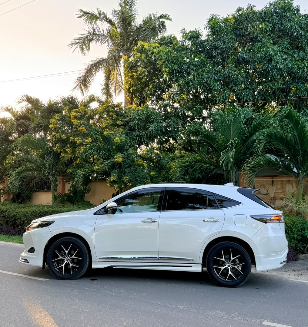 TOYOTA HARRIER thumbnail 9